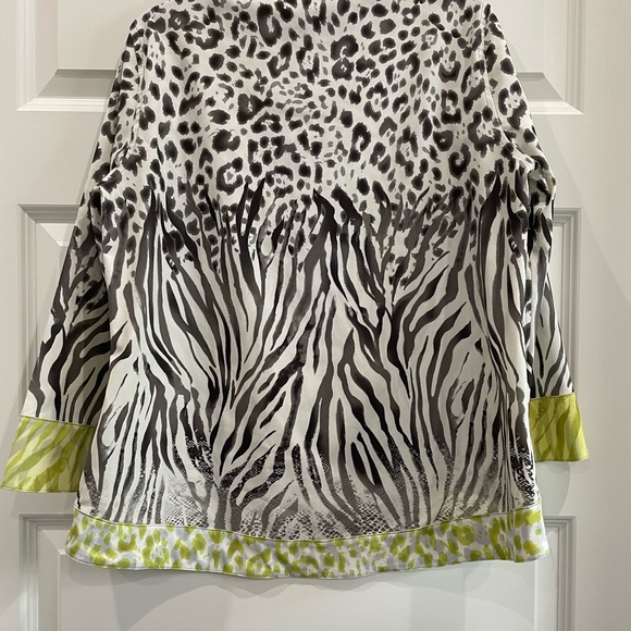 Joseph Ribkoff Asymmetrical Jacket Size 8 - Picture 2 of 3